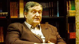 Alex Ștefănescu.