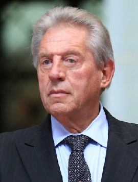 John C. Maxwell.