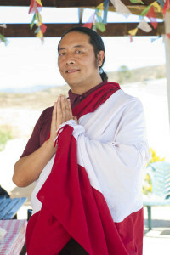 Lama Lhanang Rinpoche.
